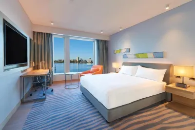 DoubleTree by Hilton Perth Waterfront