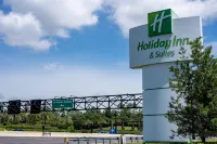 Holiday Inn & Suites Across From Universal Orlando, an IHG Hotel