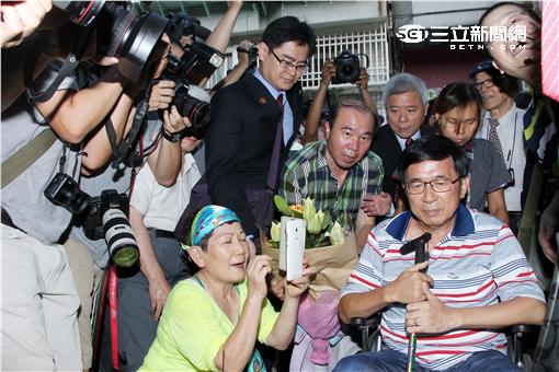 前總統陳水扁回台北出席募款餐會，搭高鐵至台北先回民生東路老家休息。（記者邱榮吉/攝影）