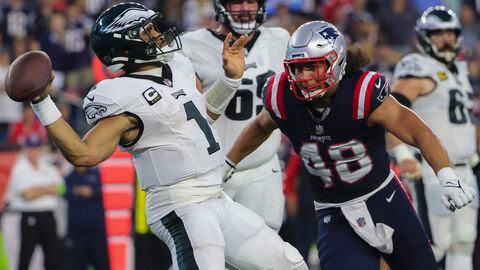 Patriots linebacker Jahlani Tavai had a knack for generating takeaways last season, with two forced fumbles and two interceptions.