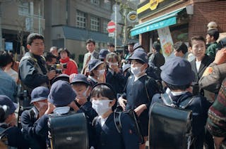 Primary School Students Wear Masks