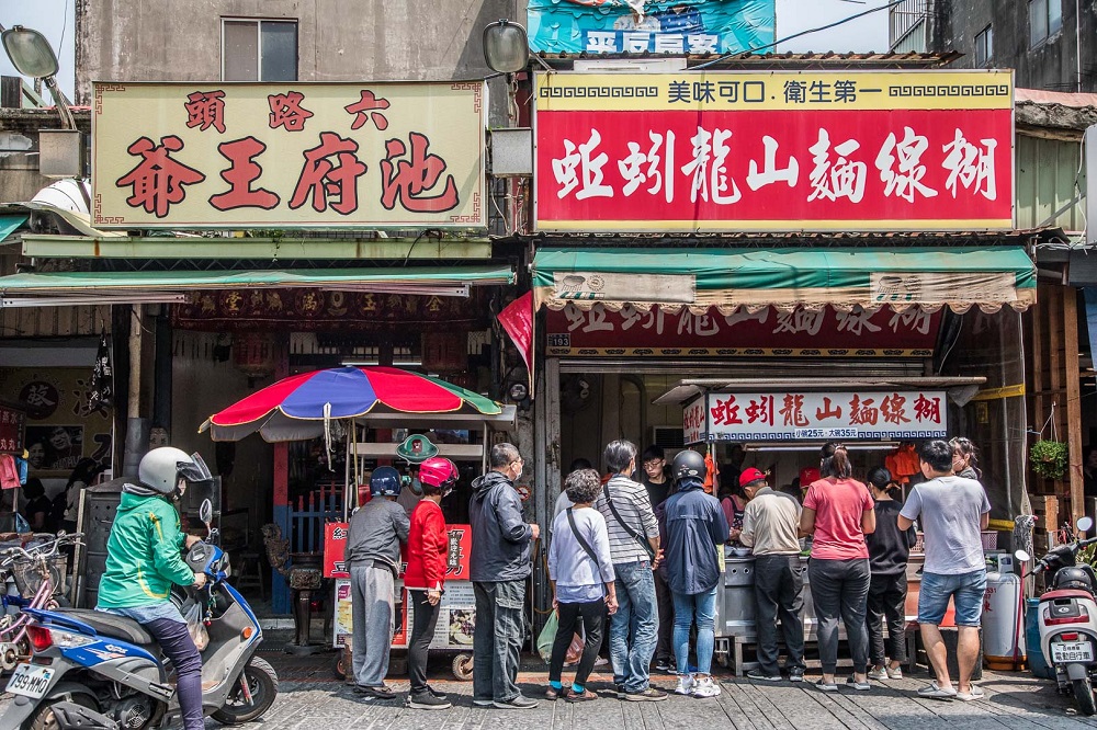 鹿港景點「鹿港老街」吃遍在地美食，必拍、環境、住宿飯店一次到位。