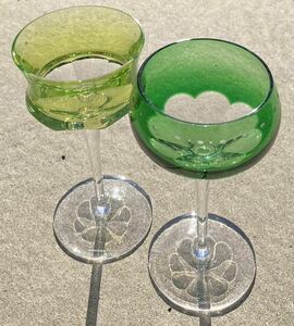 英国王室御用達　WEDGWOOD 緑ガラスのカクテルグラス　2種　送料無料