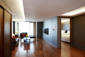 Χώρος καθιστικού στο Oriens Hotel & Residences Myeongdong