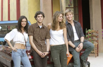 editorial use only no book cover usagemandatory credit photo by warner bros tvkobalshutterstock 5885983drachel bilson, adam brody, mischa barton, benjamin mckenziethe oc 2003warner bros tvusatelevisiondocumentarythe orange county the oc