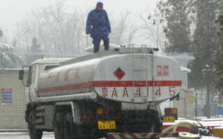 袁斌：全中國只有2輛罐車混運食用油？糊弄誰啊！