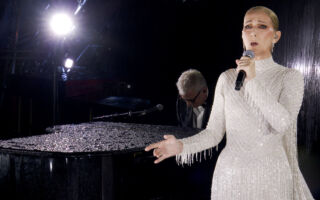 席琳·迪翁巴黎奥运开幕式献唱《爱的赞歌》