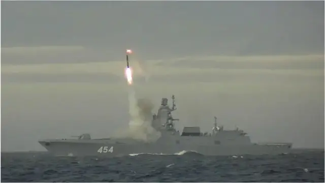 俄罗斯国防部发布的视频，据报展示了2022年"锆石"高超​​音速导弹的测试画面。