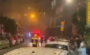 (影) 特拉維夫市中心爆炸1死7傷！胡塞承認攻擊 美辦事處險遭殃
