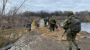 （影）烏列達爾遭俄軍3面圍攻! 道路中斷有埋伏 烏軍徒步9公里增援搶救