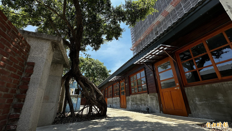 二空新村文化園區保留部分眷村原建築活化再利用。（記者劉婉君攝）