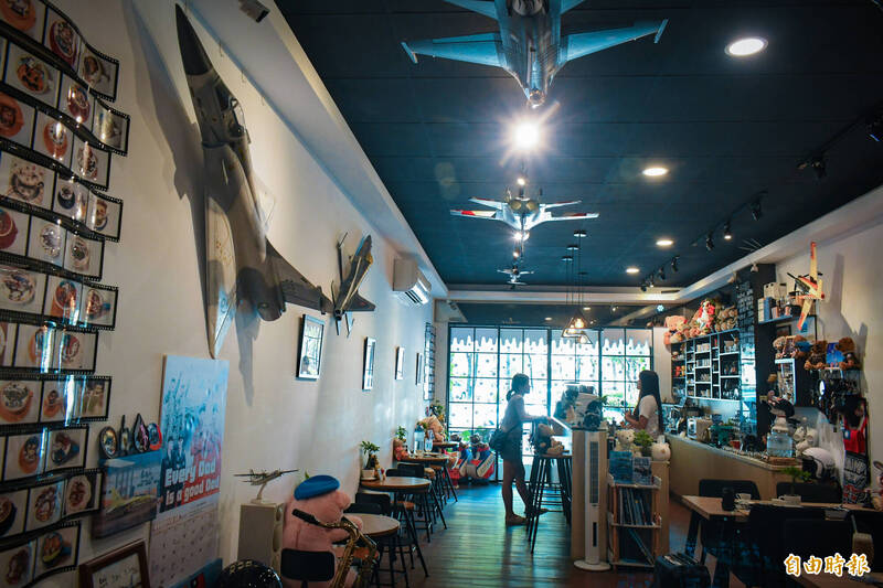 軍風尚》軍機、飛行熊與回憶交織 SKYBEAR咖啡廳又酷又親民