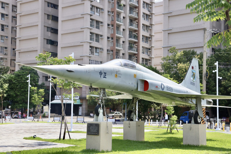 寓教於樂的台南二空新村園區開箱！ 退役F-5E戰鬥機成亮點