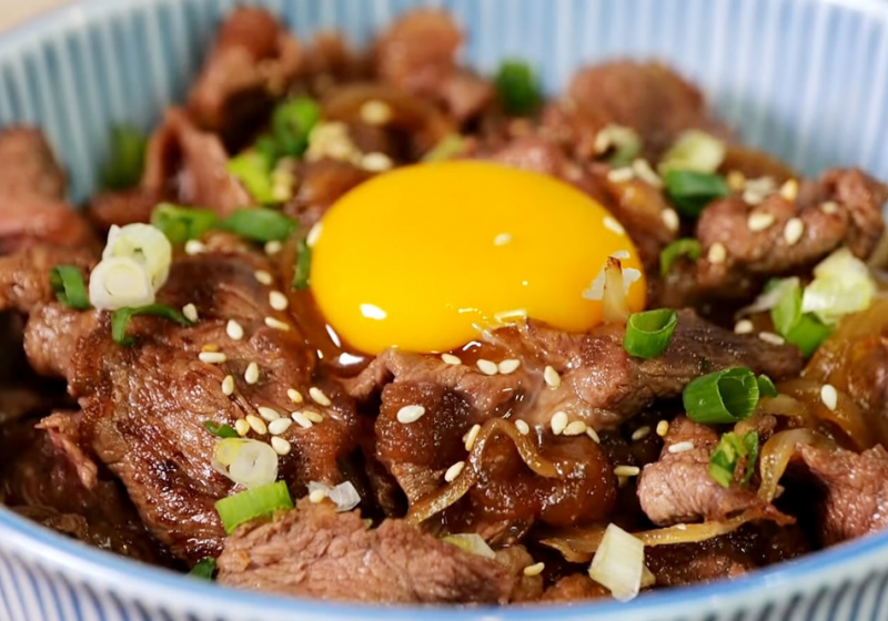 日式名店「牛丼飯」這樣做！美味拌飯醬汁變壽喜燒也OK