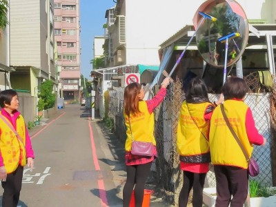 未讓車是車禍傷亡主因 南警全面清潔各路「反射鏡」