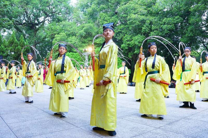 嘉市祭孔 學子擔任禮生、佾生及樂生