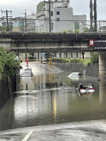 竹縣豪雨 多處住家淹水有民眾受困車頂未釀傷亡