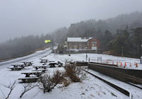 合歡山小風口成銀白世界  隨雪線調整管制