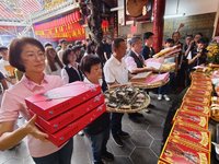 大學分科測驗將登場 台中糕餅店獻狀元糕祝福考生