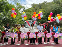 雲林草嶺幸福巴士通車  司機兼導遊帶你走讀在地