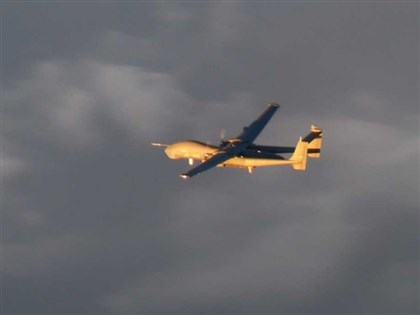 共軍無人機飛越沖繩本島與宮古島間 日機急升空