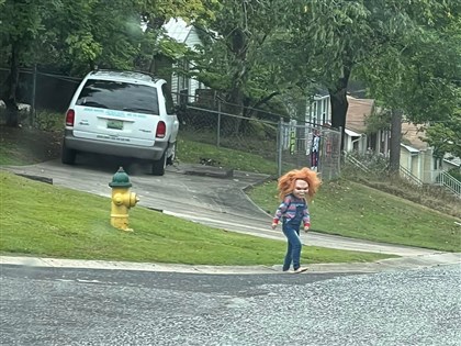 美國5歲童扮鬼娃恰吉街上閒晃 路人嚇到以為是幻覺