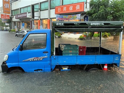 嘉義市午後強降雨 多處低窪地區積淹水