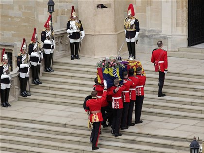 英女王伊麗莎白二世安葬 長眠喬治六世紀念禮拜堂