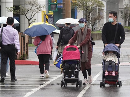 北東局部雨北台灣整天較涼 西半部早晚有霧