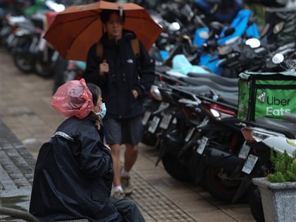 13日鋒面接近中部以北先變天 母親節全台有雨