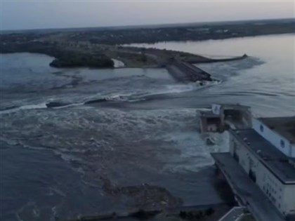 烏克蘭水壩遭炸毀淹沒24聚�� 150公噸機油流入第聶伯河[影]