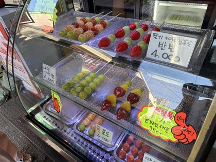 糖葫蘆熱潮席捲韓國  衍生衛生、肥胖疑慮