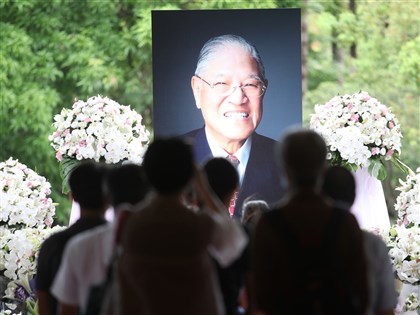 李登輝被日本集英社歸類中國歷史人物 李安妮表遺憾