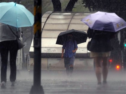 2波鋒面接力全台一週有雨 28日西半部防豪雨