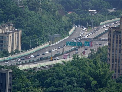 端午連假第2天國道上午大致順暢 午後北返車潮湧現