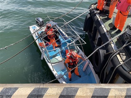 中國男駕快艇闖淡水河曾任海軍艇長 管碧玲：守望哨人為疏失會處分