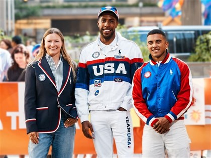 美國隊巴黎奧運制服亮相 開幕西裝外套配牛仔褲