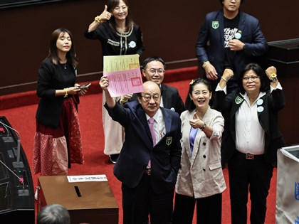 覆議案未通過 柯建銘：我們沒有悲觀的權利 民進黨團將提釋憲