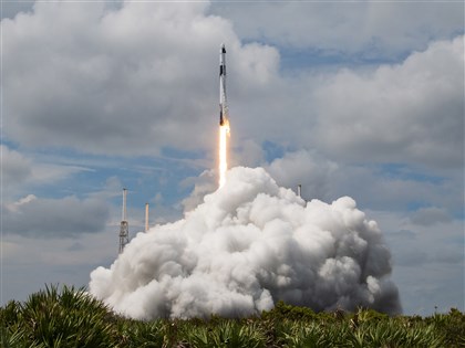 SpaceX火箭前進國際太空站 準備接回滯留太空人