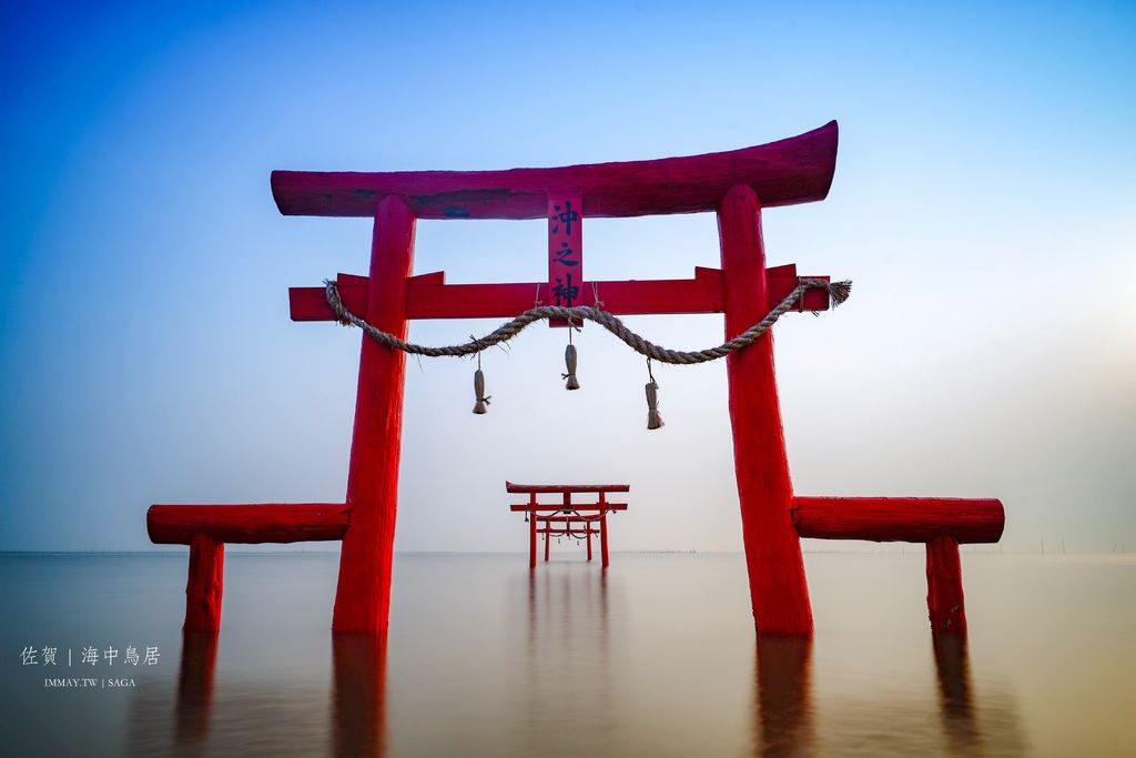 日本絕景攝影 | 飄浮在有明海的浪濤裡，神秘的夢幻海中鳥居 「大魚神社」| 佐賀景點、交通方式、潮汐時刻表、建議拍攝時間 @偽日本人May．食遊玩樂