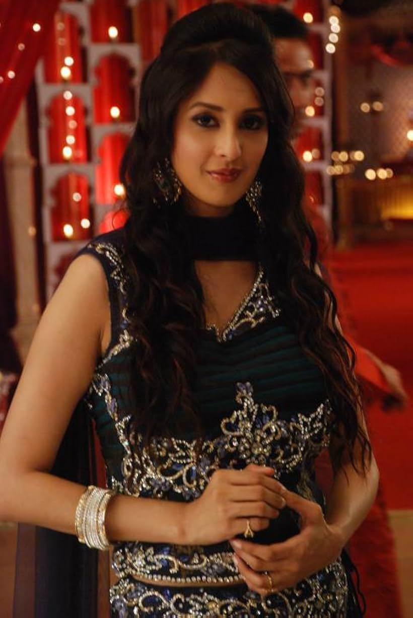 Chahat Khanna in Bade Achhe Lagte Hain (2011)