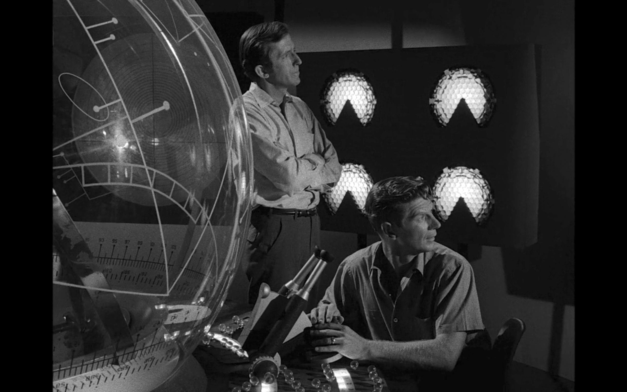 Joe Maross and Fritz Weaver in The Twilight Zone (1959)