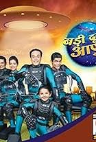 Sumeet Raghavan, Punit Talreja, Rupali Bhosale, Vinay Rohrra, and Sujay Bagwe in Badi Door Se Aaye Hain (2014)