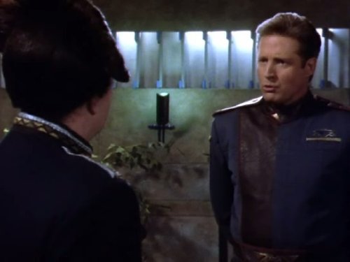 Bruce Boxleitner and Peter Jurasik in Babylon 5 (1993)