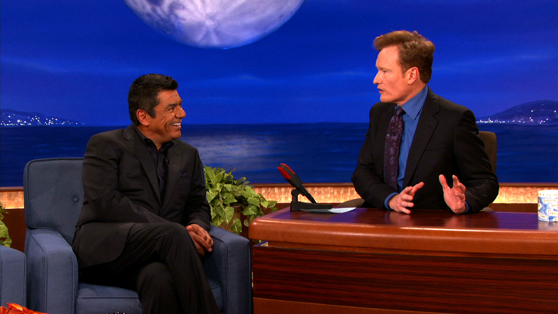 Conan O'Brien and George Lopez in Conan (2010)