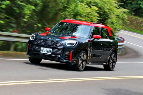 老鄉，換了身科技勁裝還是又潮又猛啊！ MINI JCW Countryman ALL4試駕