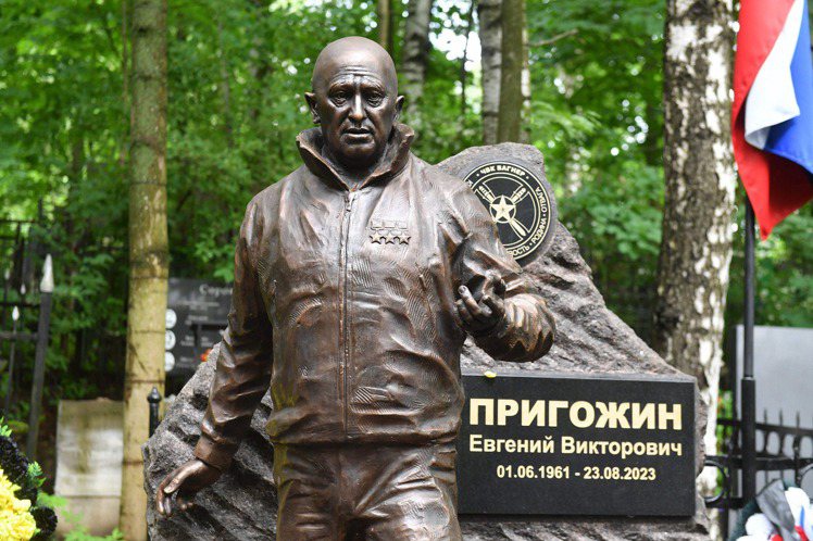 圖為瓦格納集團領導人普里格津（Yevgeny Prigozhin）死後在聖彼得堡...