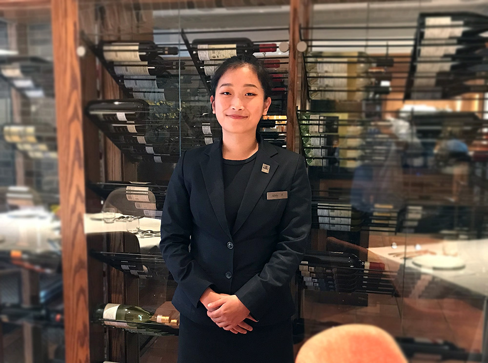 有內外場經驗的「二刀流」Z世代店長！義大利餐廳BELLINI Caffe為何請26歲的他擔任主管？