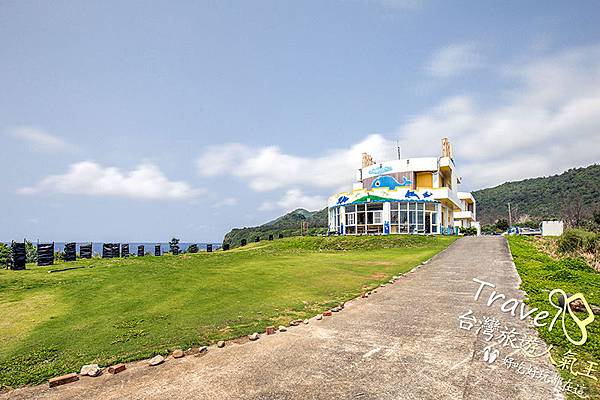 筆直的路-延伸盡頭-綠島民宿-旅程