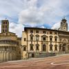 Aluguel de carro barato em Arezzo